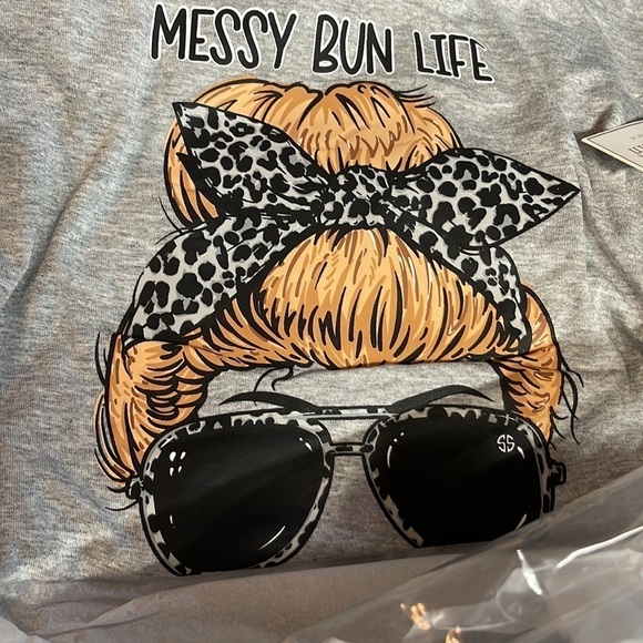 SIMPLY Southern Messy Bun Life Lounge Set. Size M - Picture 1 of 4